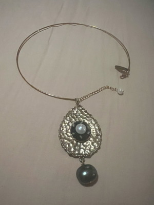 Gold-plated necklace with cultured pearls like new
