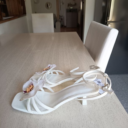 Bershka white sandals size 38, heel height 5.5 cm
