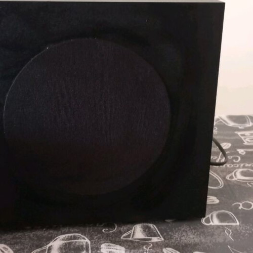 Akai SS032A-3515 sound system like new with subwoofer and Bluetooth