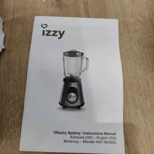 Izzy blender new with 1.5 lt glass jar and 700W power