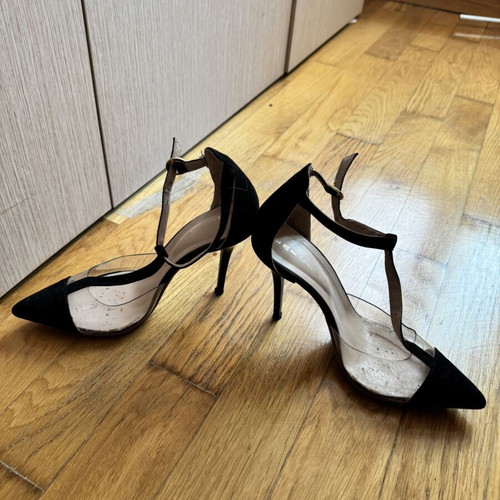Black velvet pointed heels like new, size 36, transparent detail