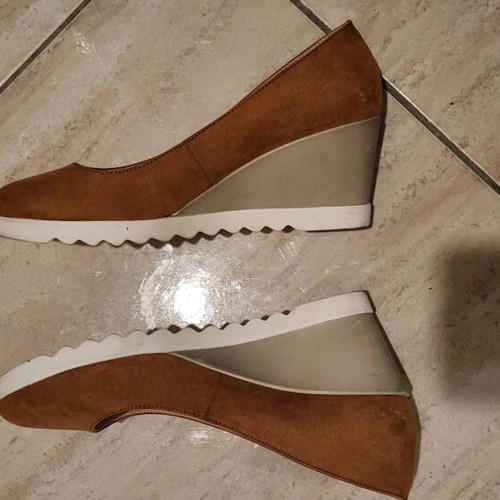 Migato camel suede wedge shoes like new, size 38