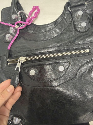 Balenciaga shoulder bag like new, black