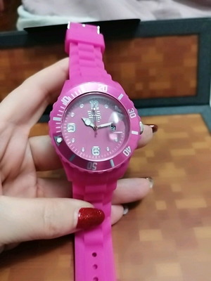 Wristwatch fuchsia new, pink design