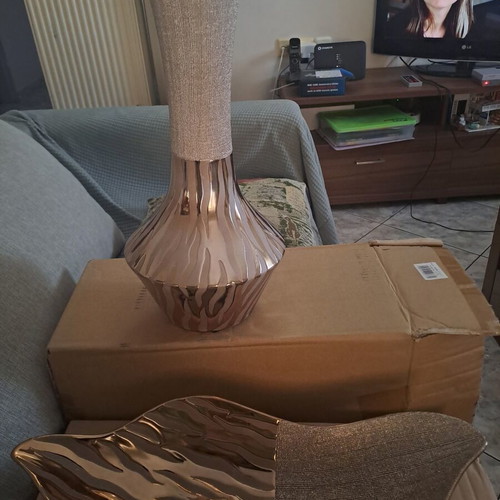 Decorative buffet set new, rose gold embossed vase and leaf plate