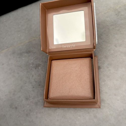 Benefit Dandelion Twinkle highlighter