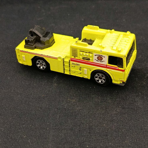 Matchbox Mattel fire engine toy car MB698 2006 used