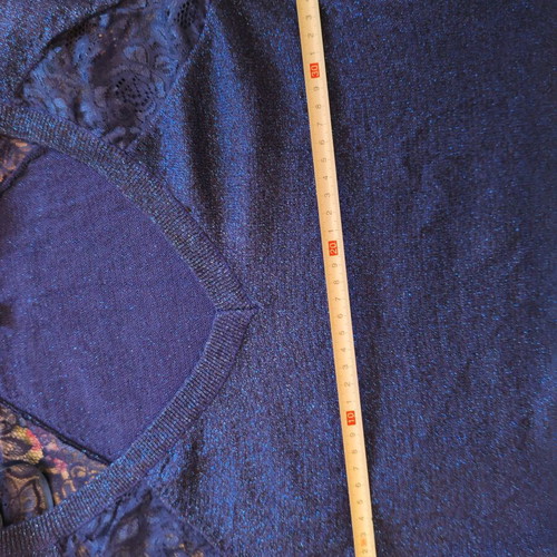 Blouse with lace details blue like new, size M