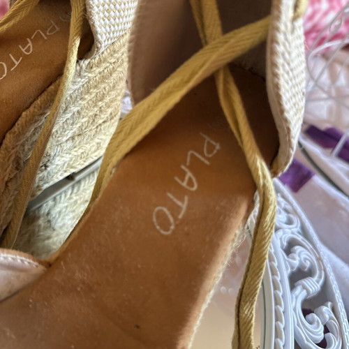 Women’s Beige Platform Espadrilles with Ankle Ties PLATO used