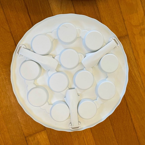 Collapsible cake or cupcake carrier like new