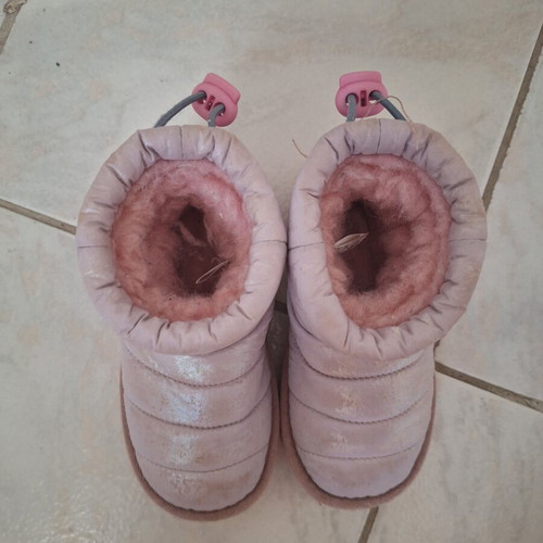 Emu Australia Briggs Metallic Snow Boots like new, size 24/25, pink
