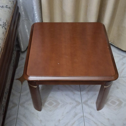 Coffee tables set like new, 2 small and 1 narrow glass top