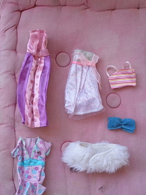 Barbie clothes like new, as a bundle