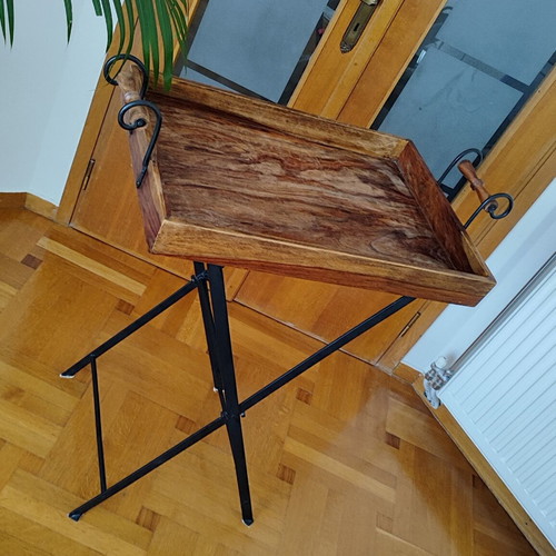 Small tray with stand like new