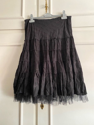Midi skirt with pleats and tulle like new, black, size S/M
