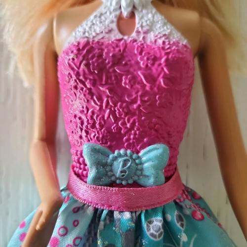 Barbie with formal outfit like new with skirt and shoes