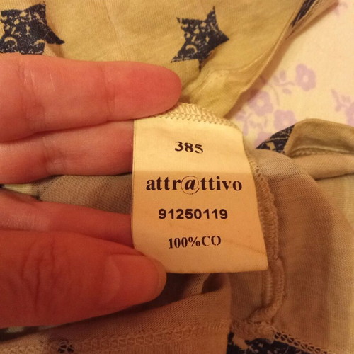 Attrattivo t-shirt used, size small, grey-beige with blue stars