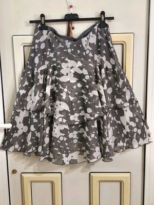 Skirt with ruffles A-line gray No 40 (L) like new