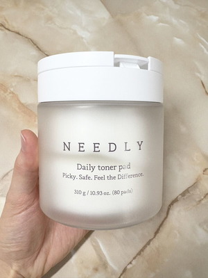 Needly Daily Toner Pad like new, 80 pads