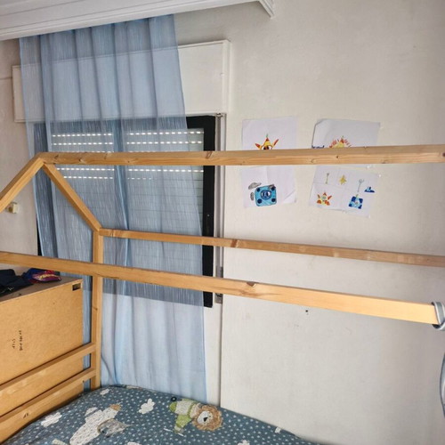 Children's bed house shape like new with mattress 0.90x2.10m