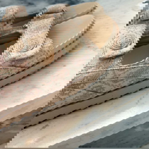 Guess σανδάλια μπεζ μονόγραμμα 39 σε άριστη κατάσταση