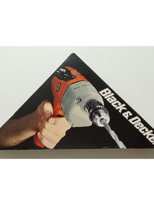 Μεγάλη βαλίτσα Black and Decker με τρυπάνι και πολλά παρελκόμενα, καινούργιο