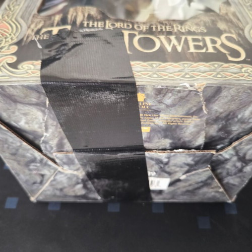 The Lord of the Rings The Two Towers Collector's DVD Gift Set used