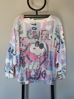 Snoopy knitted blouse one size like new, colorful graffiti design
