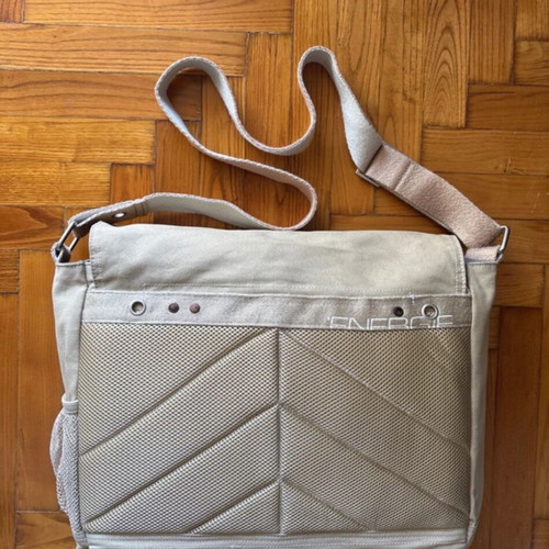 Crossbody messenger bag beige like new