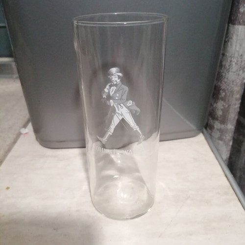 Johnnie Walker collectible glasses like new, pack of 3