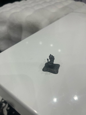 Metal miniature cat like new with base and detailed work
