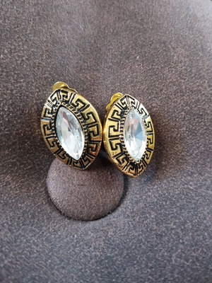 Clip earrings oval crystal like new, white and gold