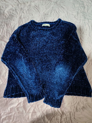 Pull & Bear blue sweater like new, soft, size M