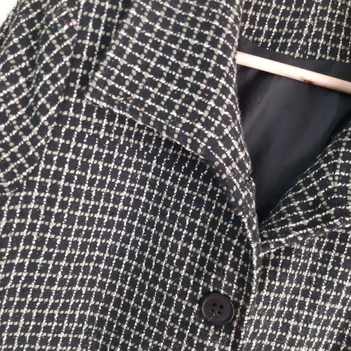 Women's coat used L with light green check and lining