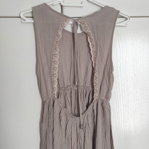Regalinas summer blouse beige size Small like new with lace back