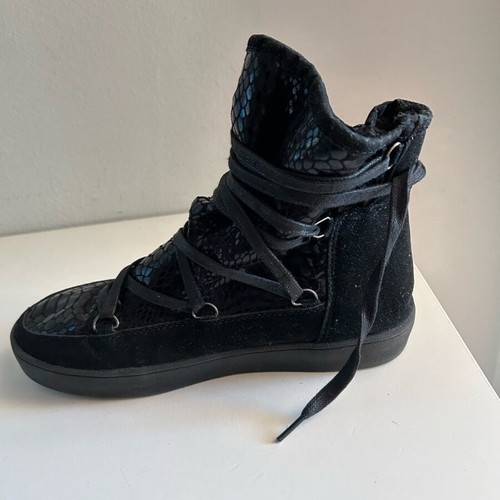 Women's boots with inner fur like new, size 39, black Made In Italia