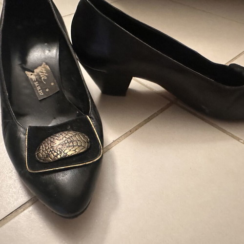 Vintage Industries leather pumps size 37 used