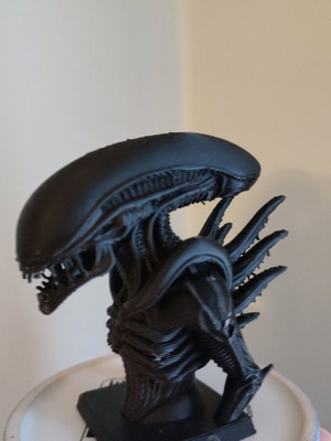 Alien (Xenomorph) figure like new decorative