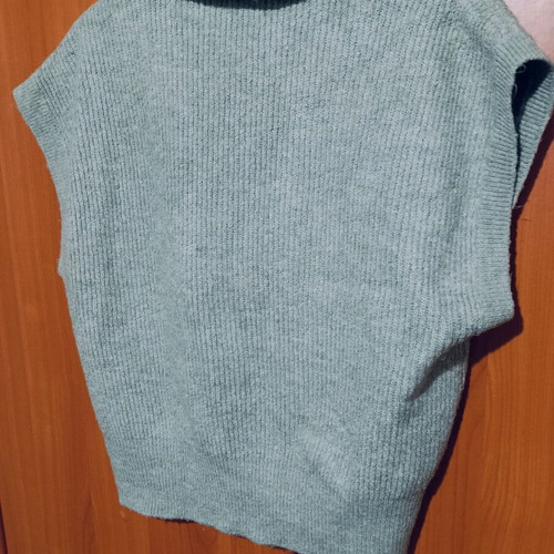 Only vest like new, beige and green, loose fit