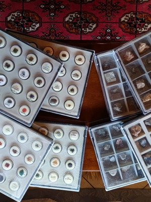 Συλλογή 160 πολύτιμοι λίθοι και πετρώματα καινούργια, 8 κασετίνες