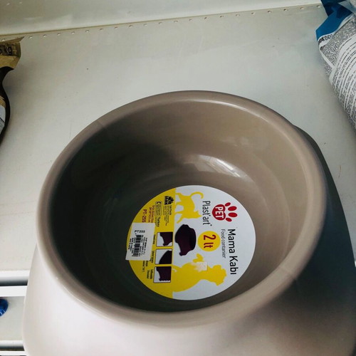 Heavy-duty stable pet bowl 2 L new, 28.5x28.5x10.5cm