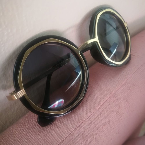 Dilos sunglasses used with polarized lenses, black frame