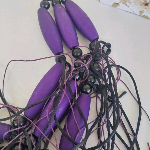Necklace with tassels like new, purple