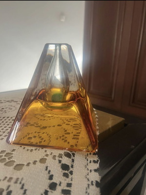 Murano decorative pyramid used, orange with green details