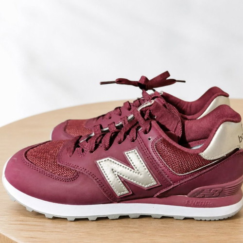 New Balance athletic shoes, red, size 40.5, unworn