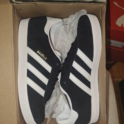 Adidas Originals Gazelle sneakers new, black with white details