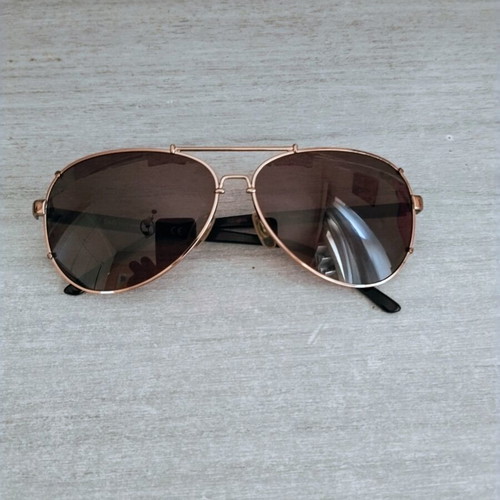Dolce & Gabbana Aviator sunglasses like new, metal frame, brown