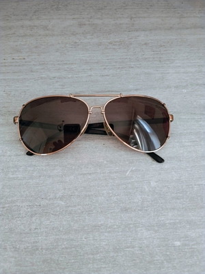 Dolce & Gabbana Aviator sunglasses like new, metal frame, brown