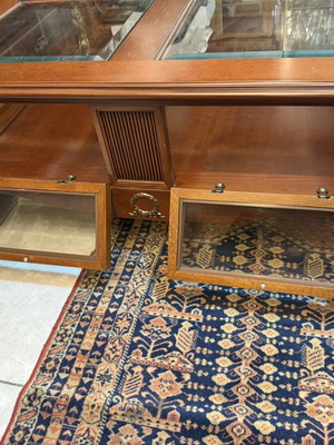 Coffee table like new, height 0.47m, width 1.13m