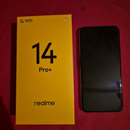 Realme 14 Pro+ 512GB 12GB Dual SIM smartphone like new, pearl white